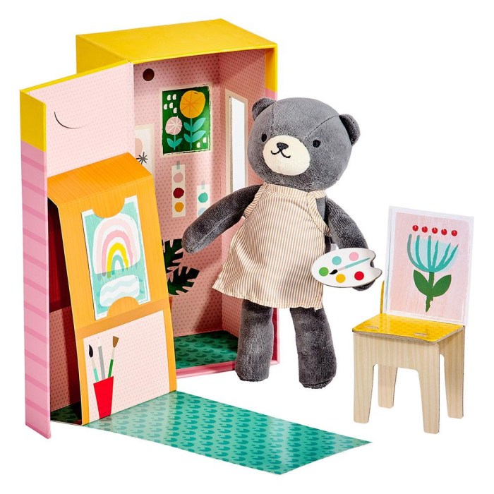 PTC530_PRO_BeatriceTheBearPlayset_03_LO_2000x